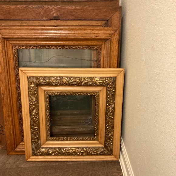 Antique picture frames - Picture 1 of 1